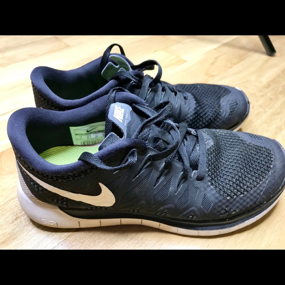 Nike free runs